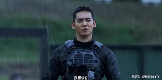 》迷之操作让国产军事电影颜面扫地！麻将胡了2碰瓷《战狼》？《蛟龙行动(图21)